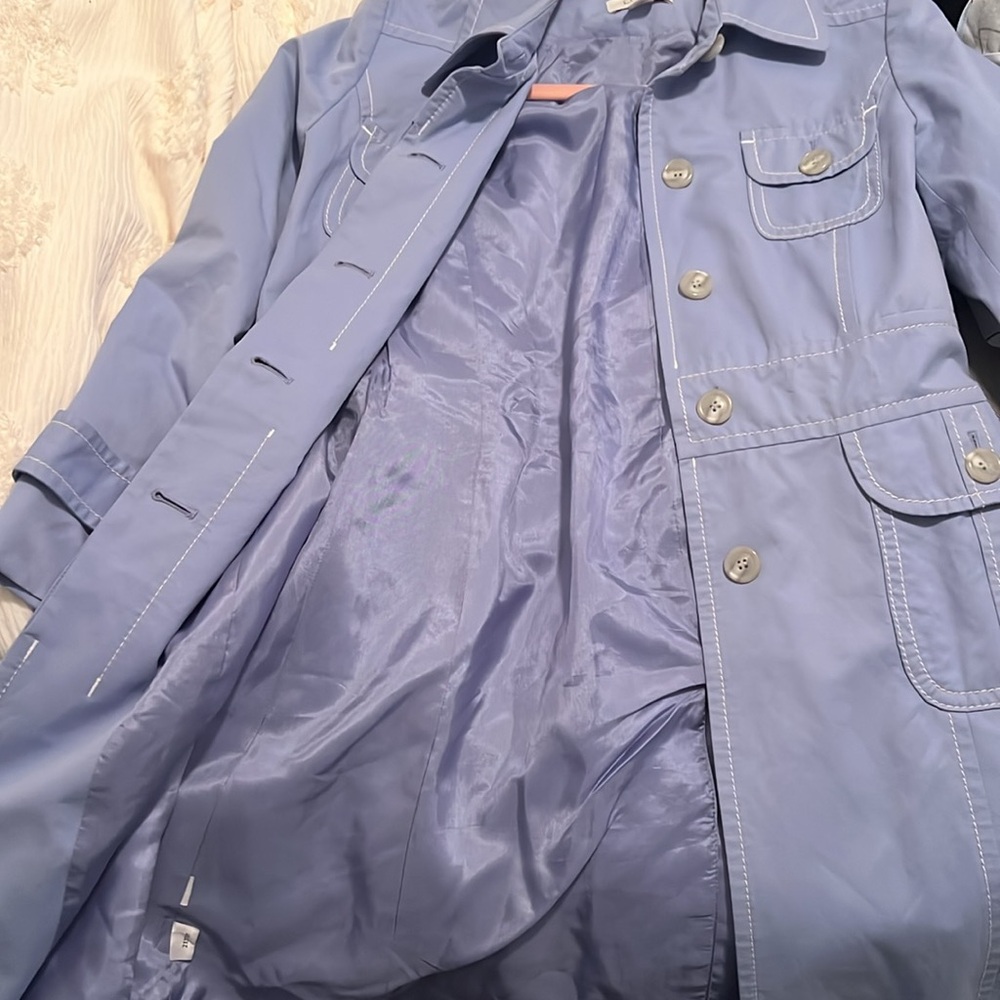 Barely Worn Adorable Mod Short Trench/Rain Coat - Picture 5 of 5